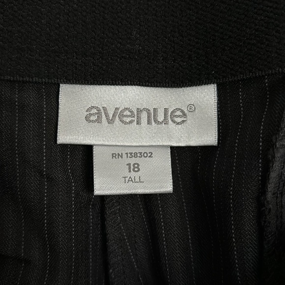 Dress pants - Picture 3 of 3